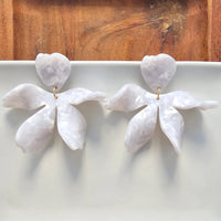 Jasmine Earrings - Pearl